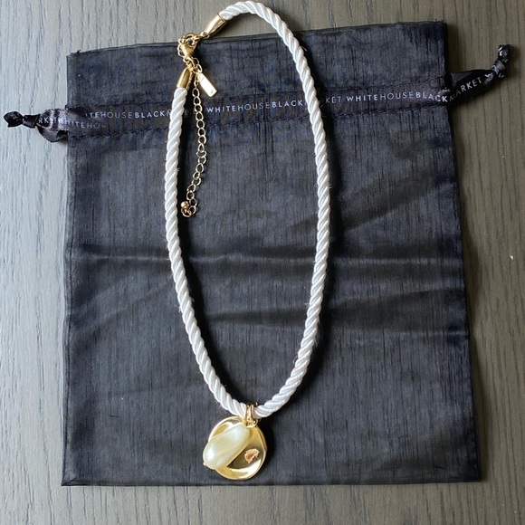 Seashell Gold Rope Statement Necklace - Picture 3 of 6